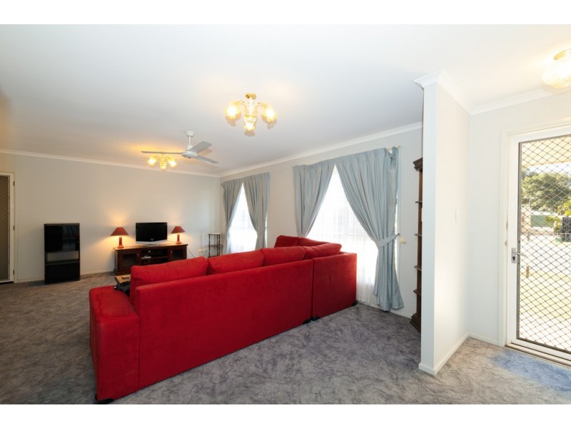 4 Lawn Street, Bongaree QLD 4507