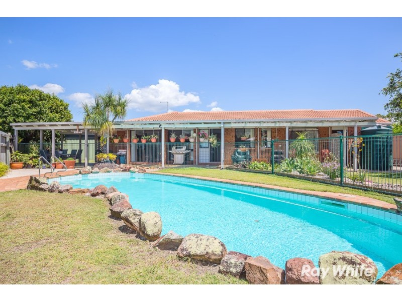 6 Durham Court, Sandstone Point QLD 4511