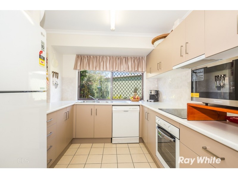 6 Durham Court, Sandstone Point QLD 4511