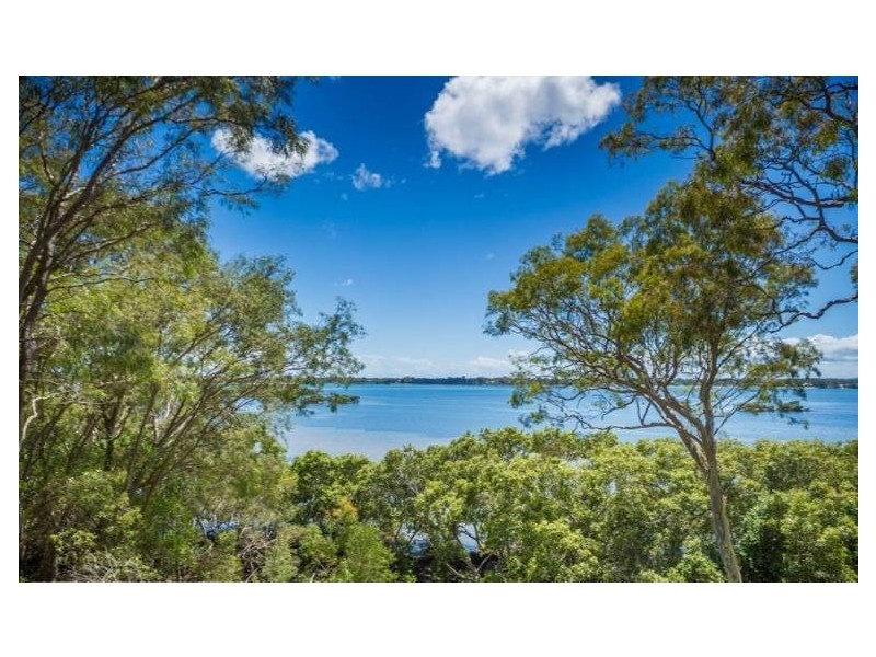 23 Howard Court, Sandstone Point QLD 4511