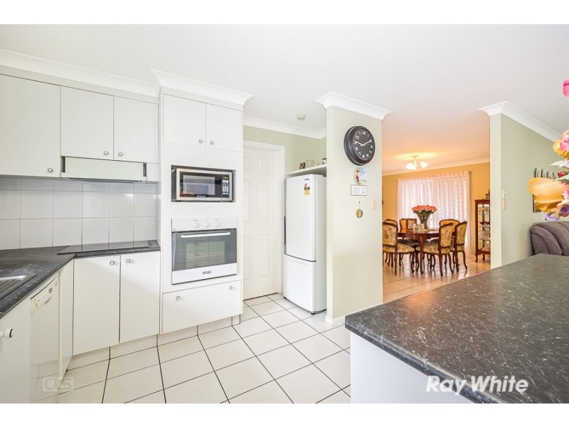 23 Howard Court, Sandstone Point QLD 4511