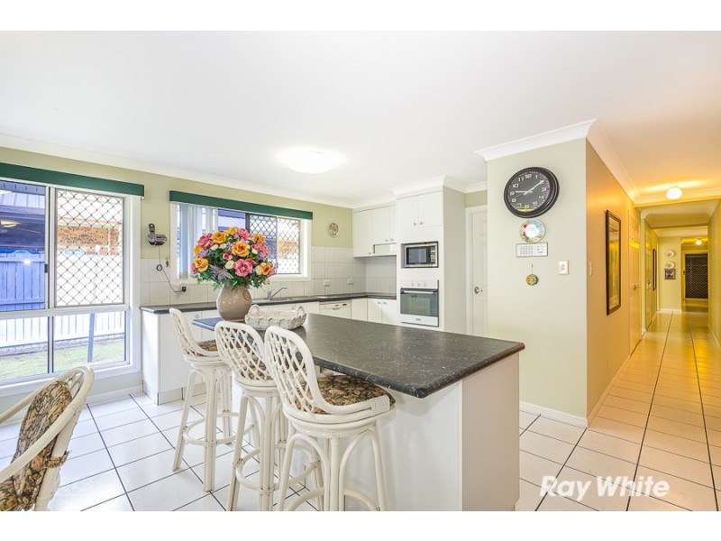 23 Howard Court, Sandstone Point QLD 4511