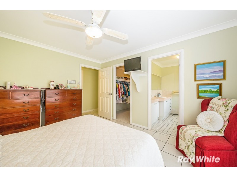 23 Howard Court, Sandstone Point QLD 4511
