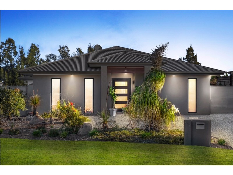 164 Marina Boulevard, Banksia Beach QLD 4507