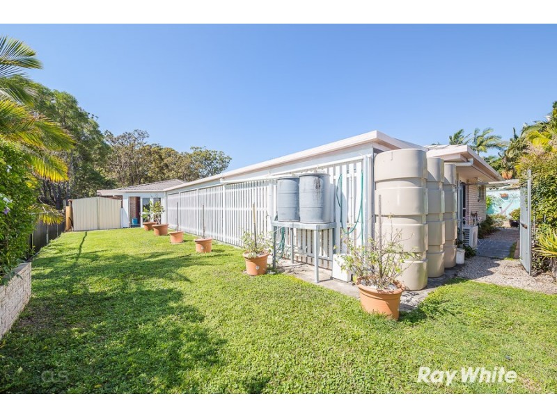 13 Kirk Place, Sandstone Point QLD 4511