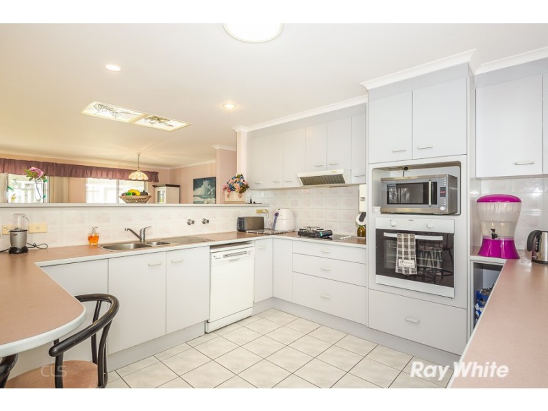 13 Kirk Place, Sandstone Point QLD 4511