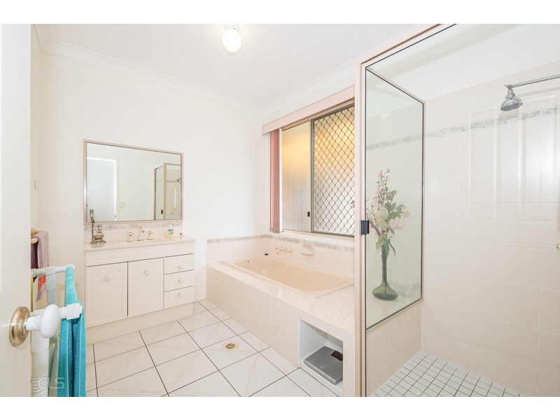 25 Hoya Crescent, Bongaree QLD 4507