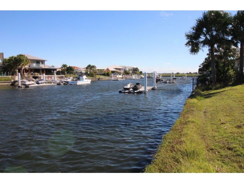 33 North Point, Banksia Beach QLD 4507