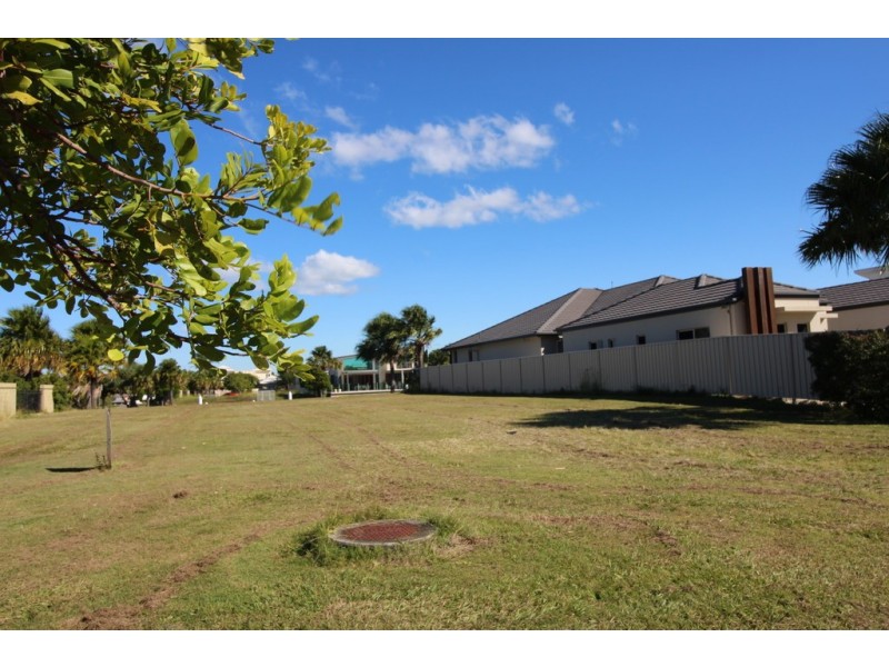 33 North Point, Banksia Beach QLD 4507