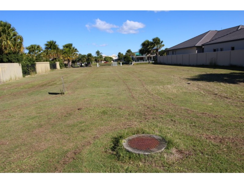 33 North Point, Banksia Beach QLD 4507