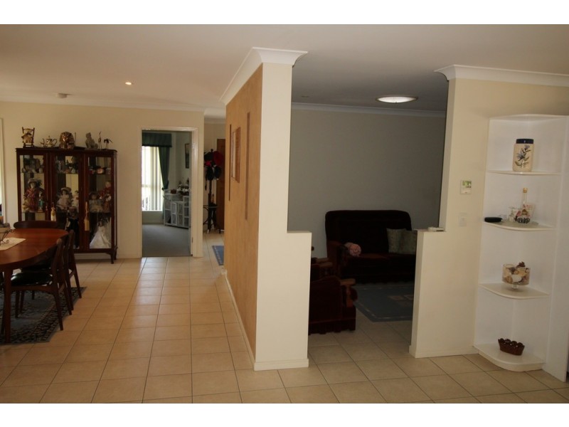 125 Cosmos Avenue, Banksia Beach QLD 4507
