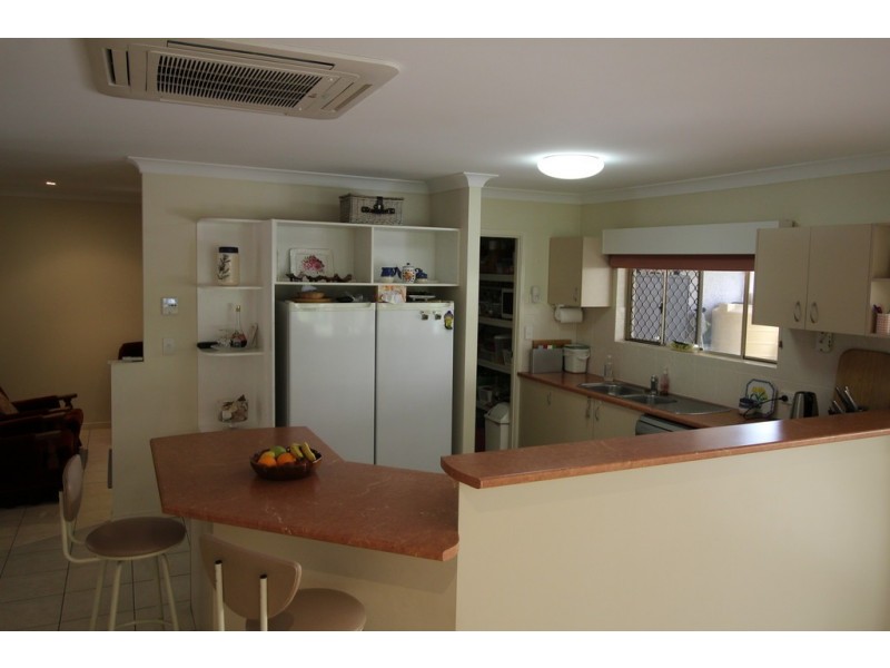 125 Cosmos Avenue, Banksia Beach QLD 4507
