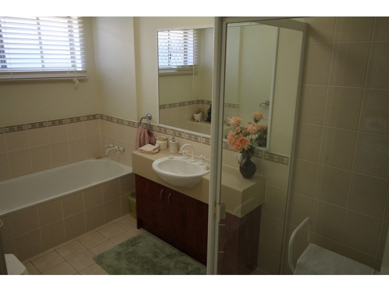 125 Cosmos Avenue, Banksia Beach QLD 4507