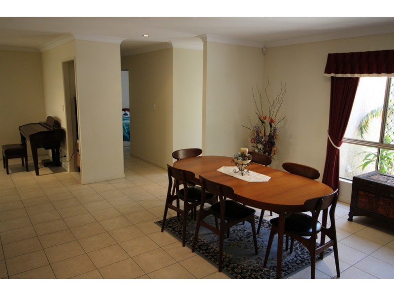 125 Cosmos Avenue, Banksia Beach QLD 4507