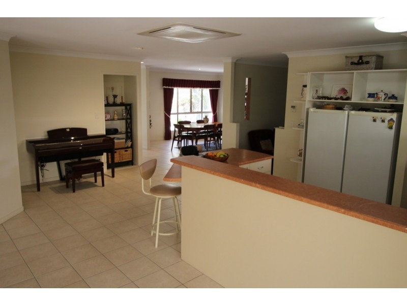 125 Cosmos Avenue, Banksia Beach QLD 4507