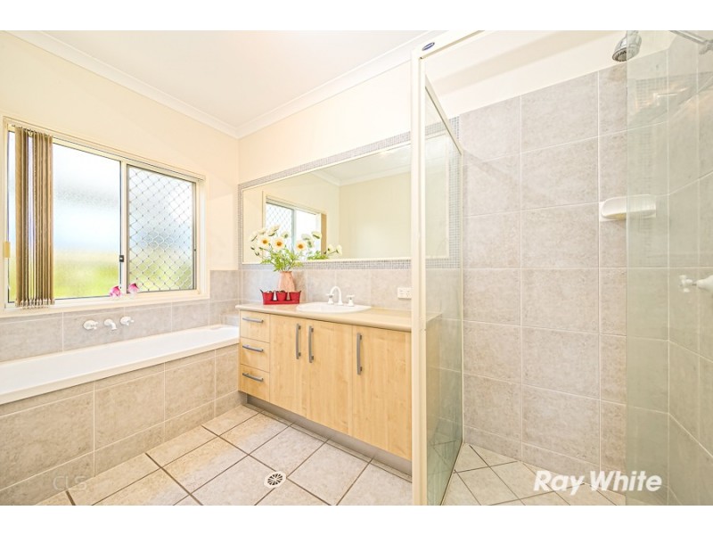 4 Whitehaven Place, Banksia Beach QLD 4507