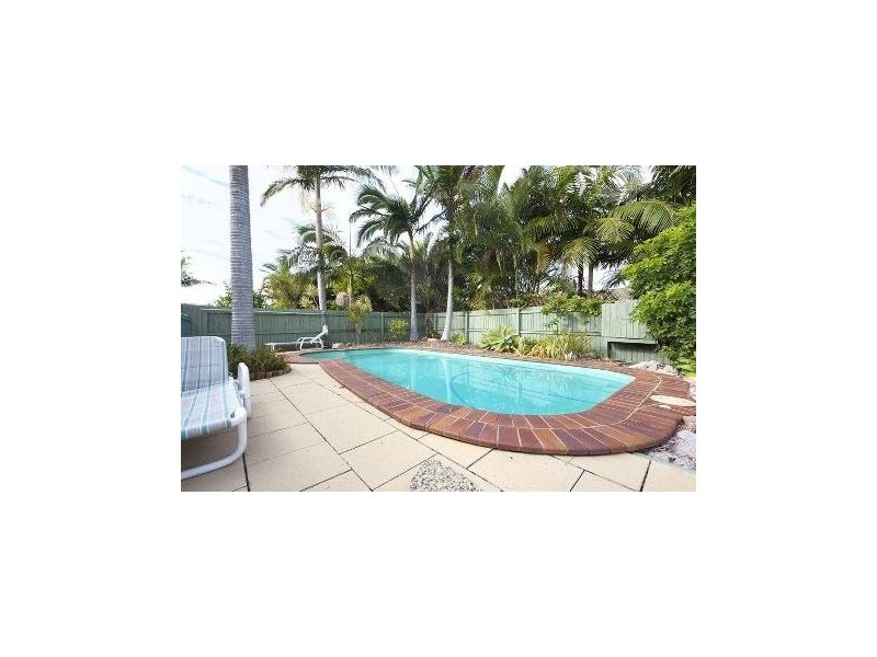 11 Kirk Place, Sandstone Point QLD 4511