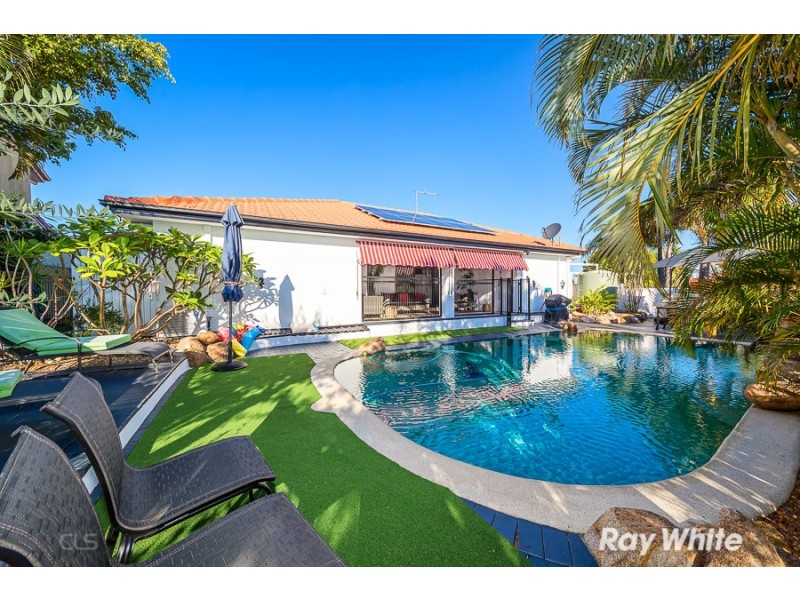 28 Dugong Crescent, Banksia Beach QLD 4507