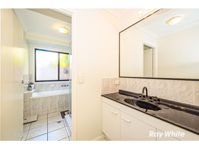 28 Dugong Crescent, Banksia Beach QLD 4507