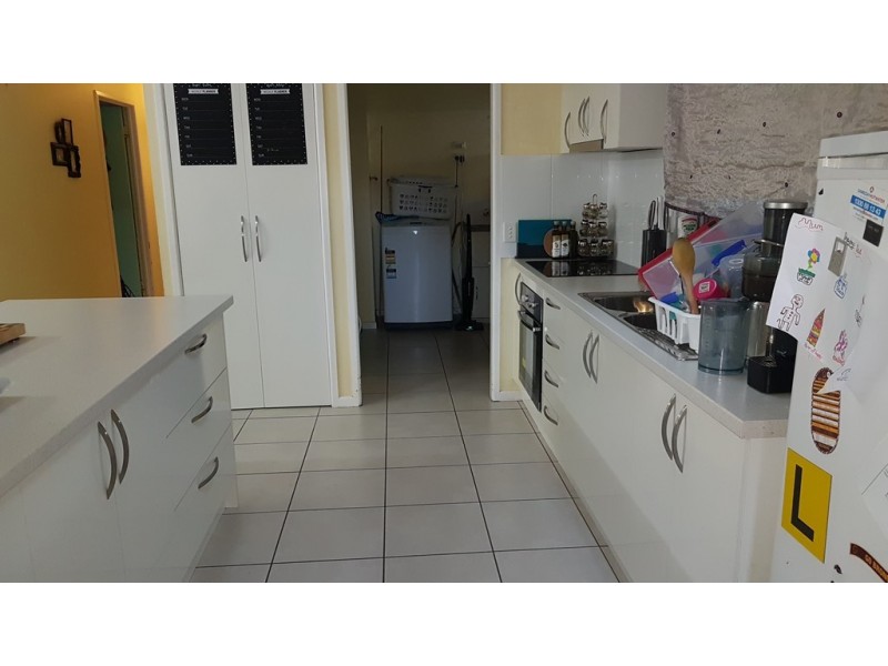 25 Lee Avenue, Bongaree QLD 4507