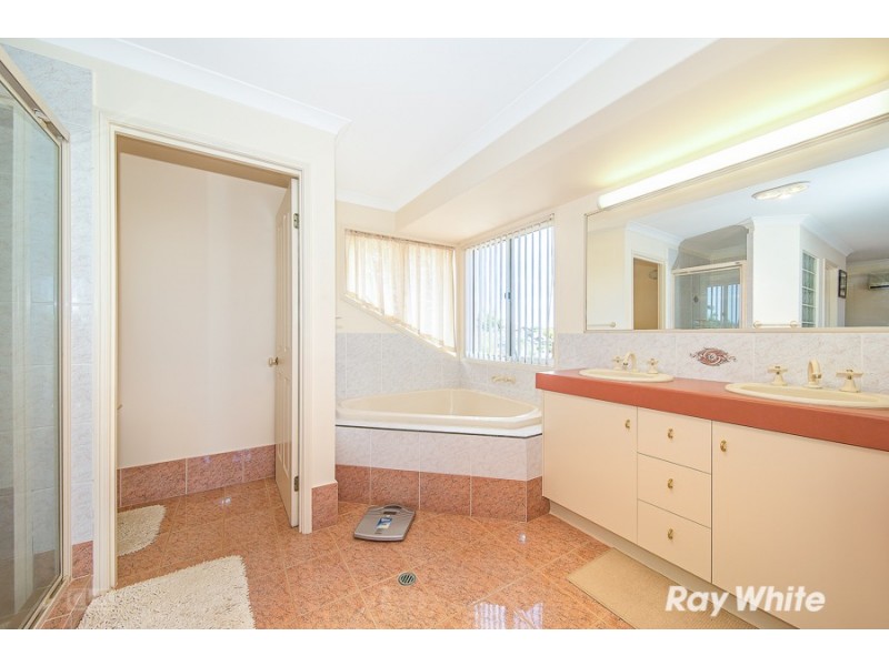 2 Trimaran Court, Banksia Beach QLD 4507