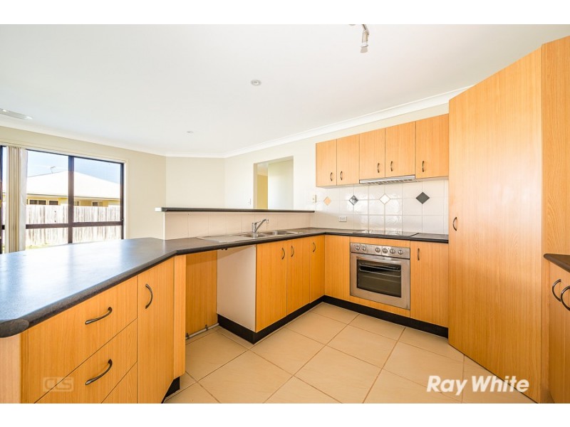 5 Biggera Court, Sandstone Point QLD 4511