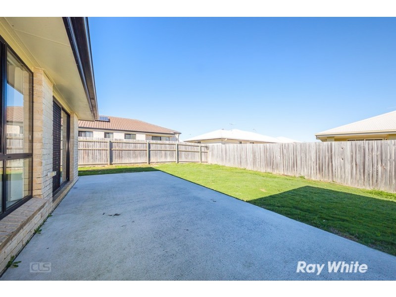 5 Biggera Court, Sandstone Point QLD 4511