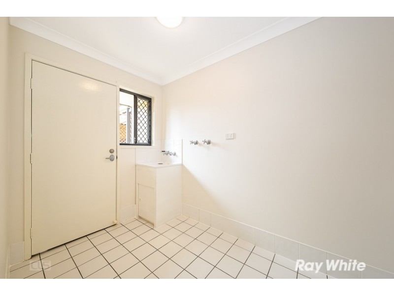 7 Seafarer Court, Sandstone Point QLD 4511