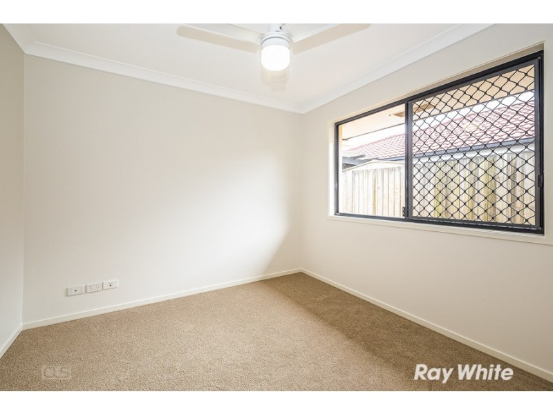 7 Seafarer Court, Sandstone Point QLD 4511