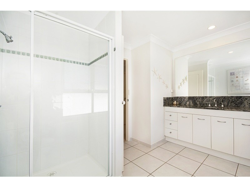 9 Seaside Drive, Banksia Beach QLD 4507