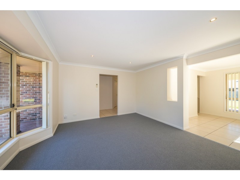 12 Cremorne Court, Sandstone Point QLD 4511