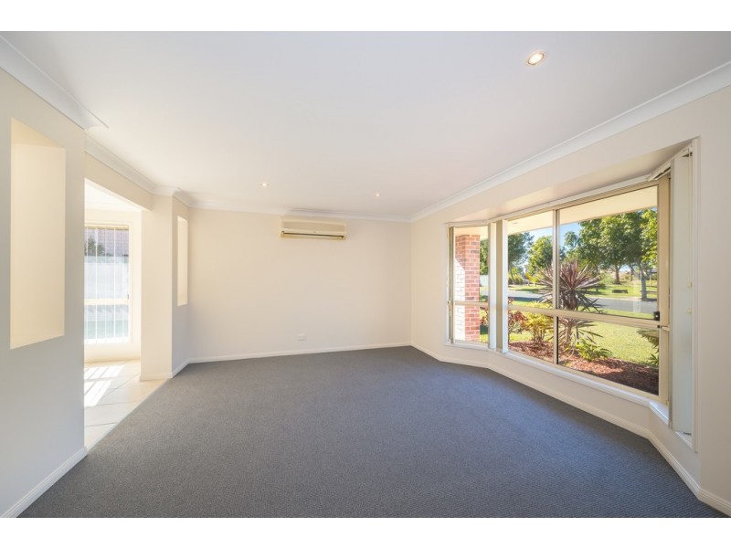 12 Cremorne Court, Sandstone Point QLD 4511