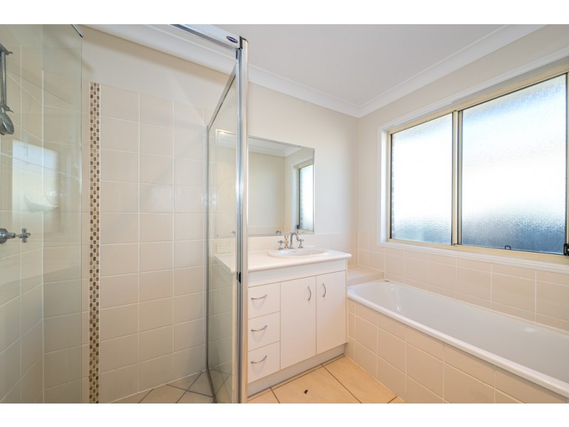 12 Cremorne Court, Sandstone Point QLD 4511