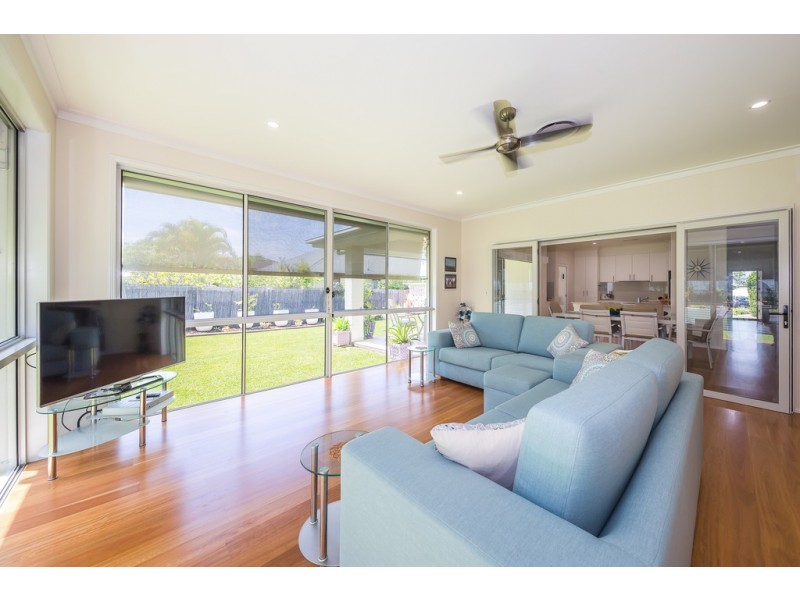 103 Cosmos Avenue, Banksia Beach QLD 4507