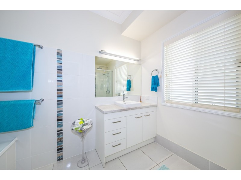 103 Cosmos Avenue, Banksia Beach QLD 4507