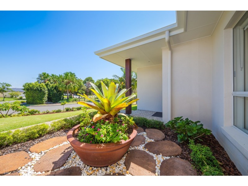 103 Cosmos Avenue, Banksia Beach QLD 4507