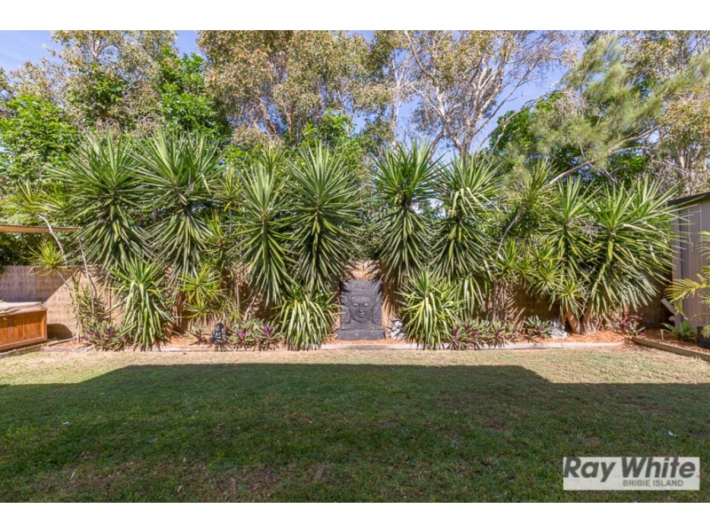 18 Marina Boulevard, Banksia Beach QLD 4507