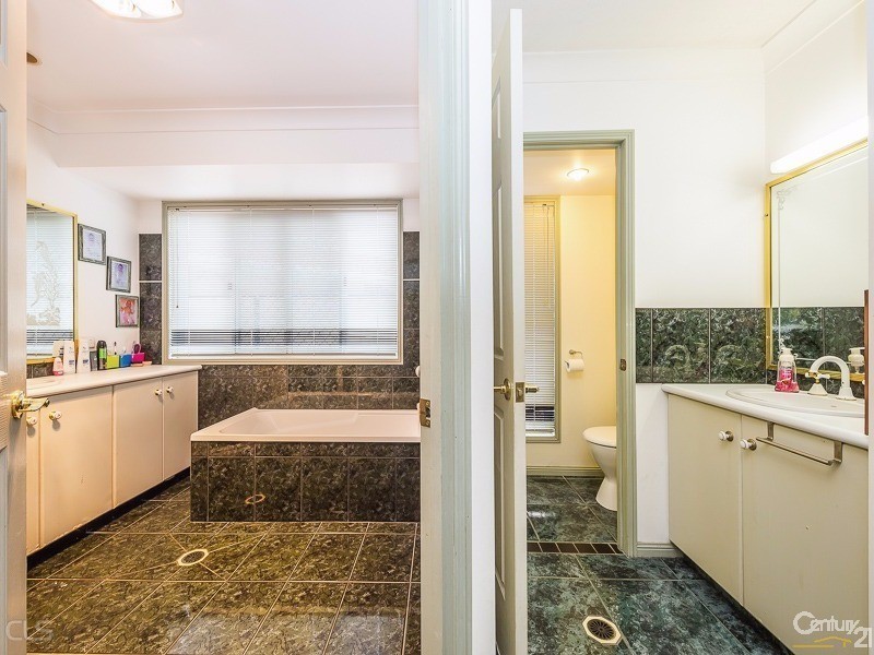 1 Bow Court, Banksia Beach QLD 4507