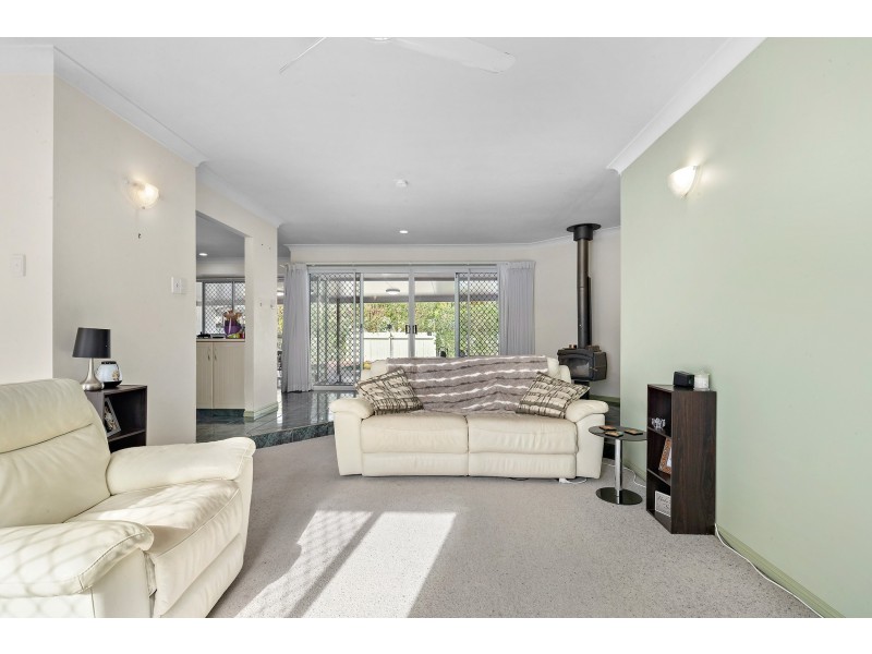 1 Bow Court, Banksia Beach QLD 4507