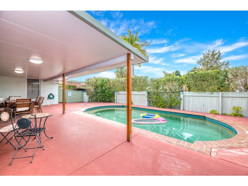 1 Bow Court, Banksia Beach QLD 4507