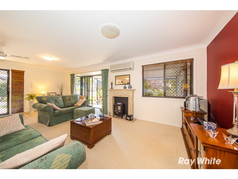 8 Seafarer Court, Sandstone Point QLD 4511