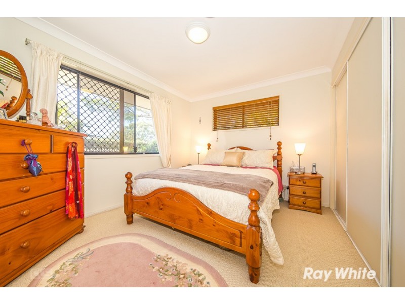 8 Seafarer Court, Sandstone Point QLD 4511