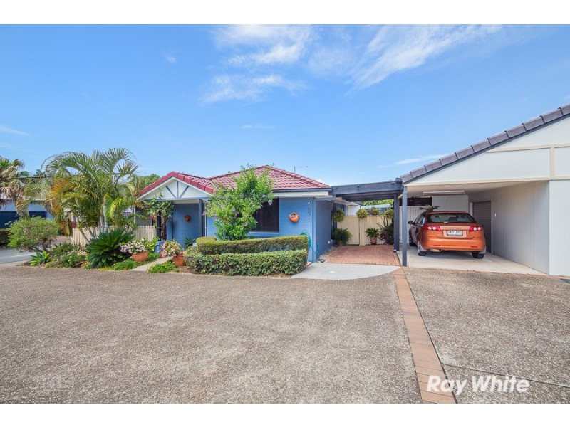 8 Seafarer Court, Sandstone Point QLD 4511