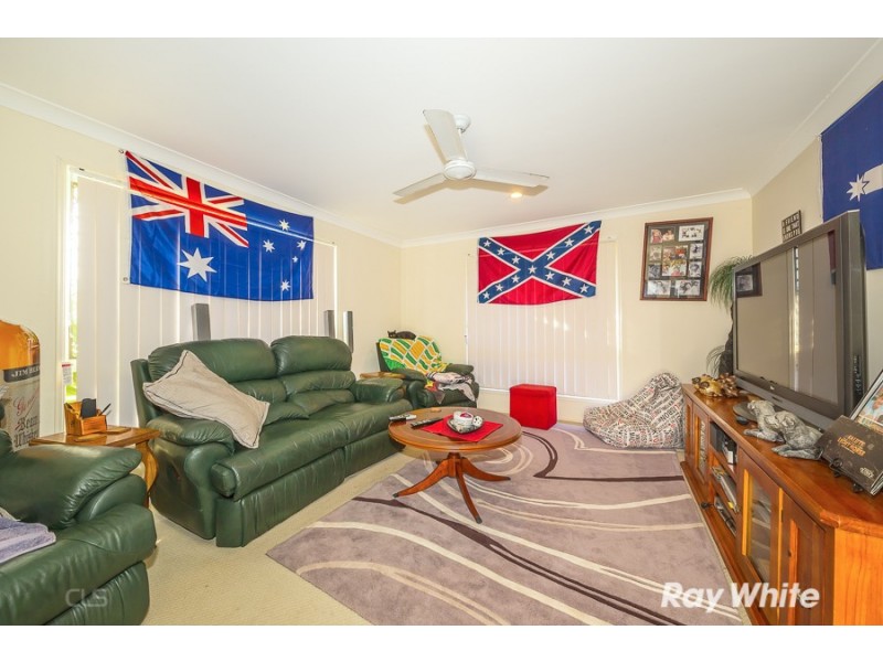 18 Sandheath Place, Sandstone Point QLD 4511