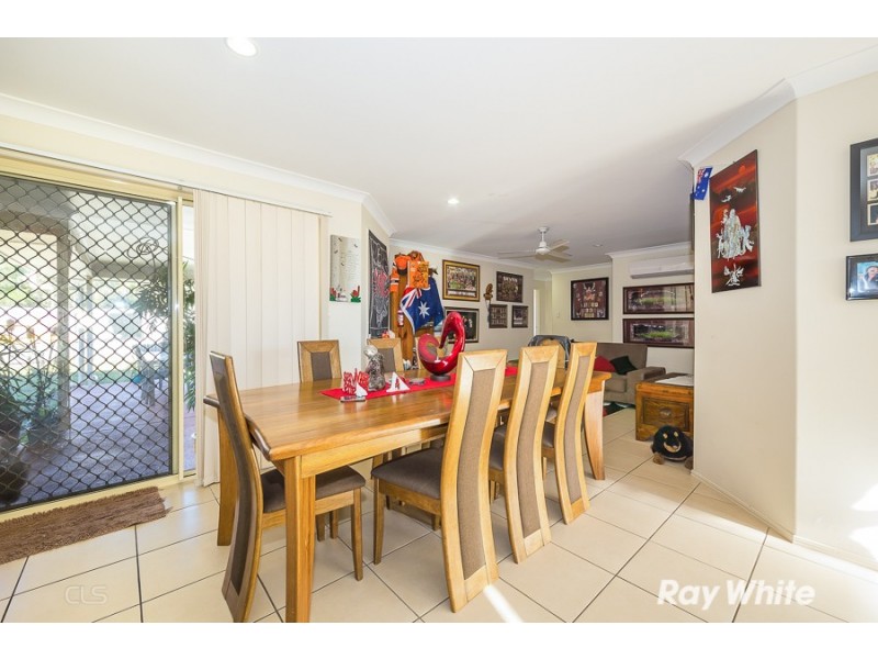 18 Sandheath Place, Sandstone Point QLD 4511