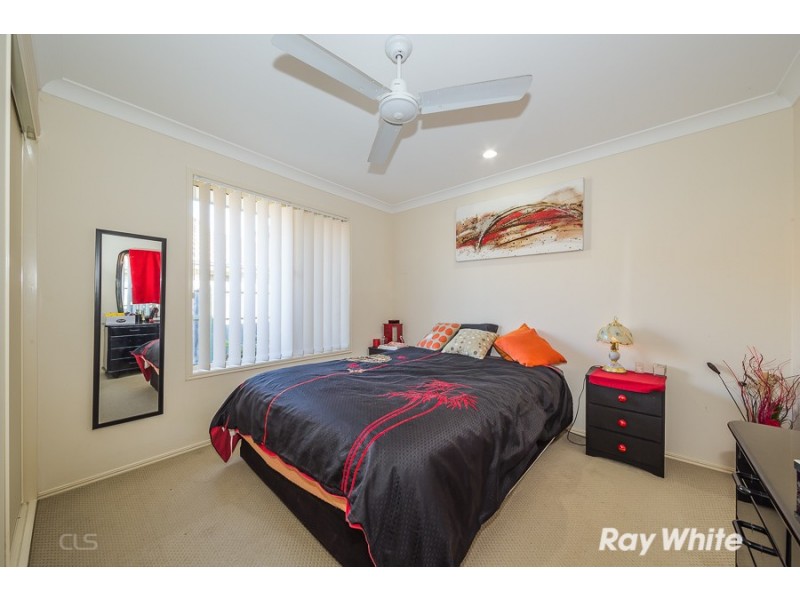 18 Sandheath Place, Sandstone Point QLD 4511