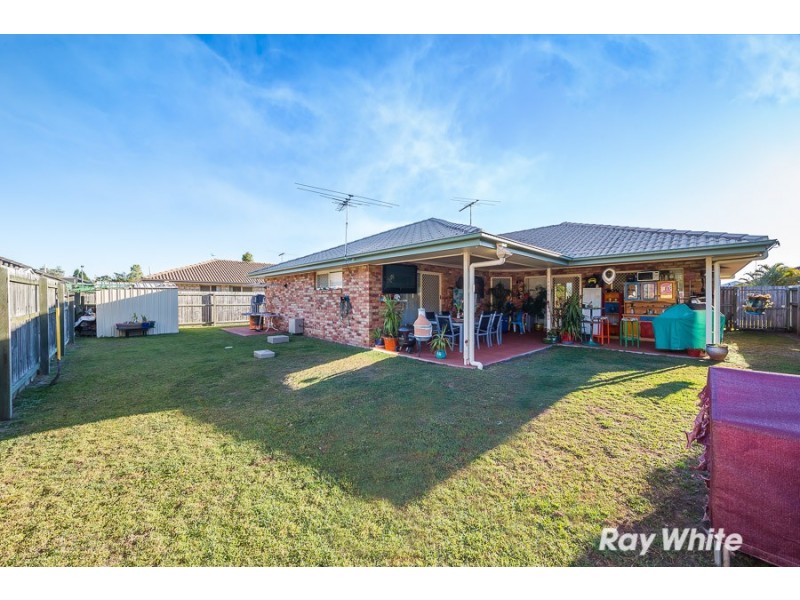 18 Sandheath Place, Sandstone Point QLD 4511