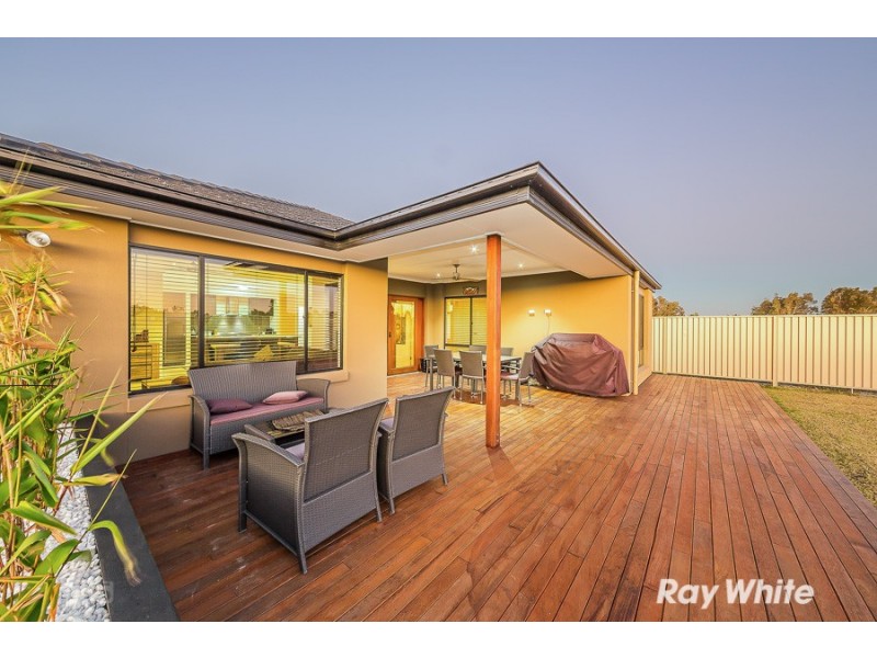 8 Clubrush Court, Banksia Beach QLD 4507