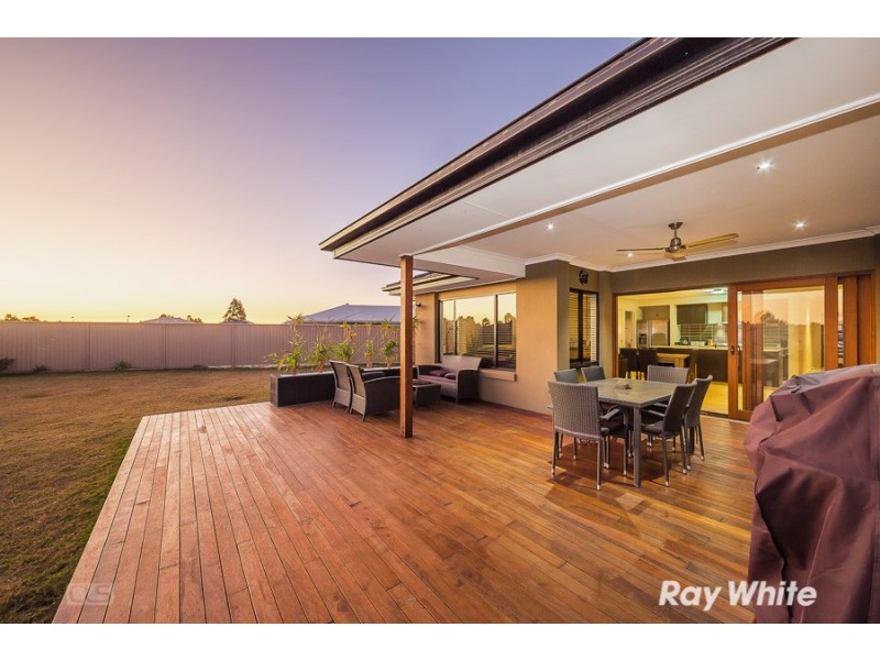 8 Clubrush Court, Banksia Beach QLD 4507