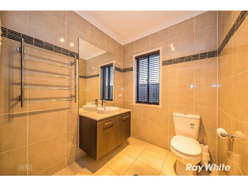 8 Clubrush Court, Banksia Beach QLD 4507